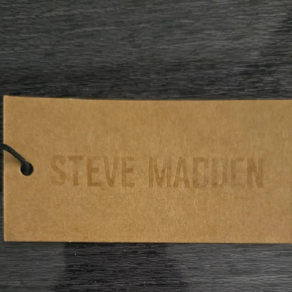 Steve Madden Taupe Key & Card Holder - Picture 2 of 4